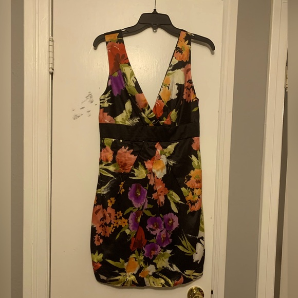 Forever 21 Women’s floral patterned dress size Large. Zipper down back-middle. - Picture 1 of 5